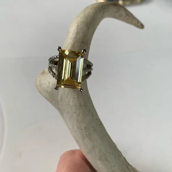 Vintage yellow CZ ring size 9.5 - Picture 2 of 6